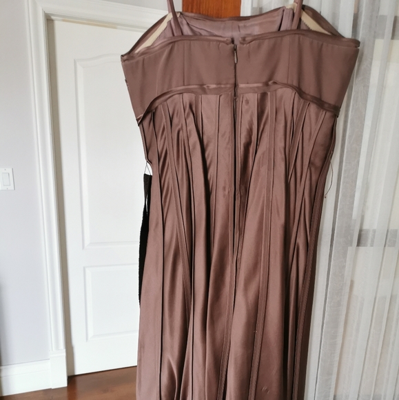 BcbgMaxazria Runway taupe silk dress size 2 - Picture 3 of 5